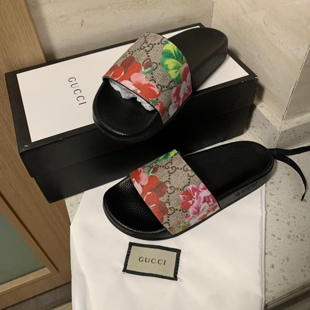 Gucci Bloom Slides With Gg Supreme Gucci Bloom Slides With Gg Supreme